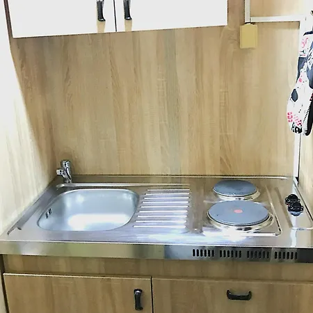Chalmova 27 Kamp alanı *