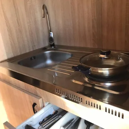 Chalmova 27 Kemping Besztercsény